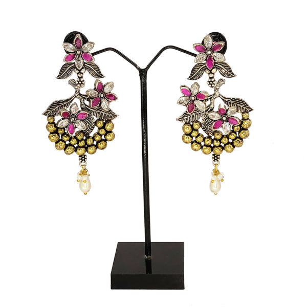 Floral Design Elegant Fashion Earrings - Image 3