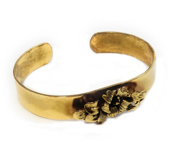 Free Size Adjustable Floral Design Bracelet for Women- Golden - Image 2