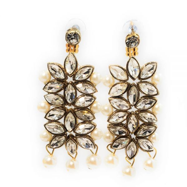 Multi-Layer Long Kundan Pearl Necklace Earring & Maangtika Set - Image 4