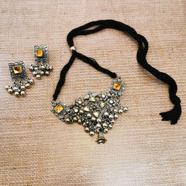 Oxidised German Silver Faux Kundan Short Choker Necklace Set for Women - Image 7