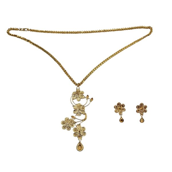 Necklace set Flower Design with Earrings. - Image 2