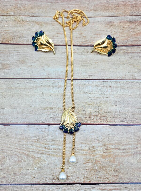 Rose Flower Design Necklace set with Earrings - Image 4